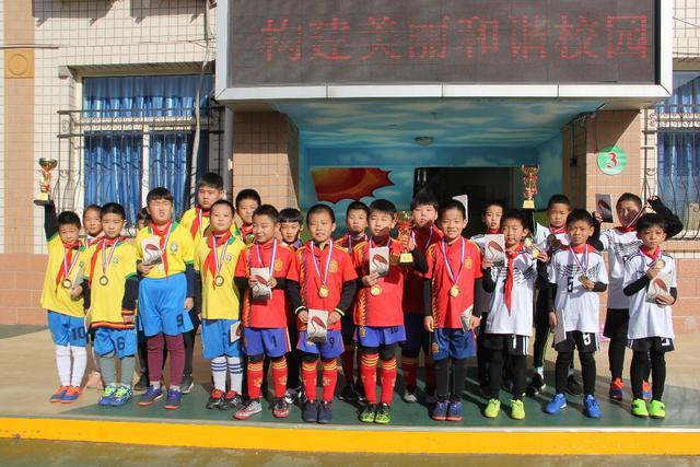 李帅染红！“上海德比”十人海港1比1战平申花